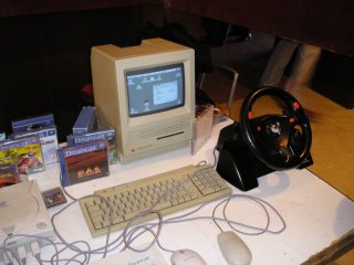 DC y un Macintosh unidos